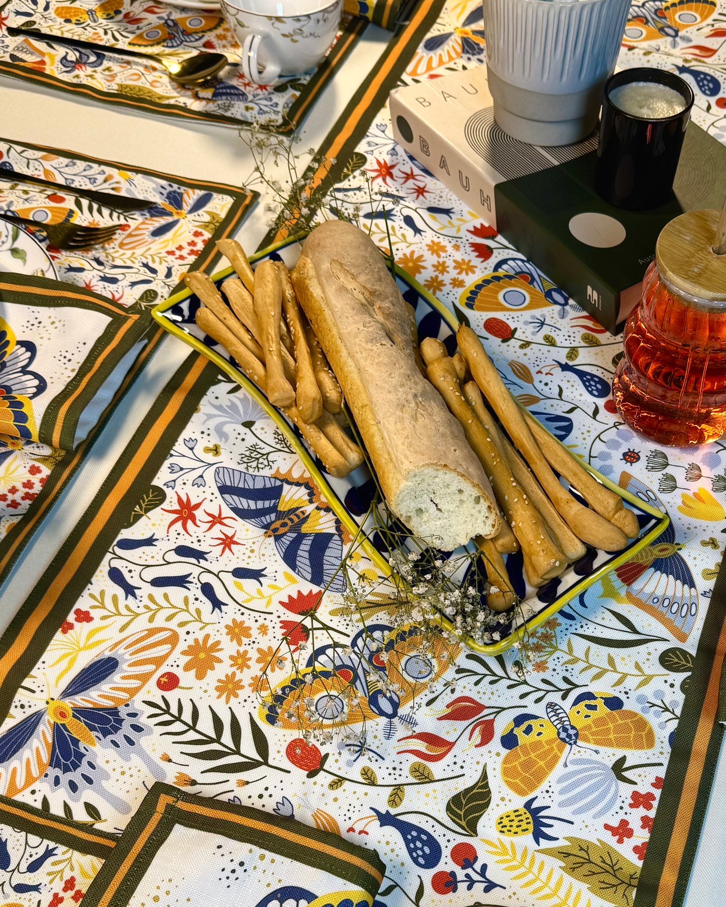 Table Set - Monarch