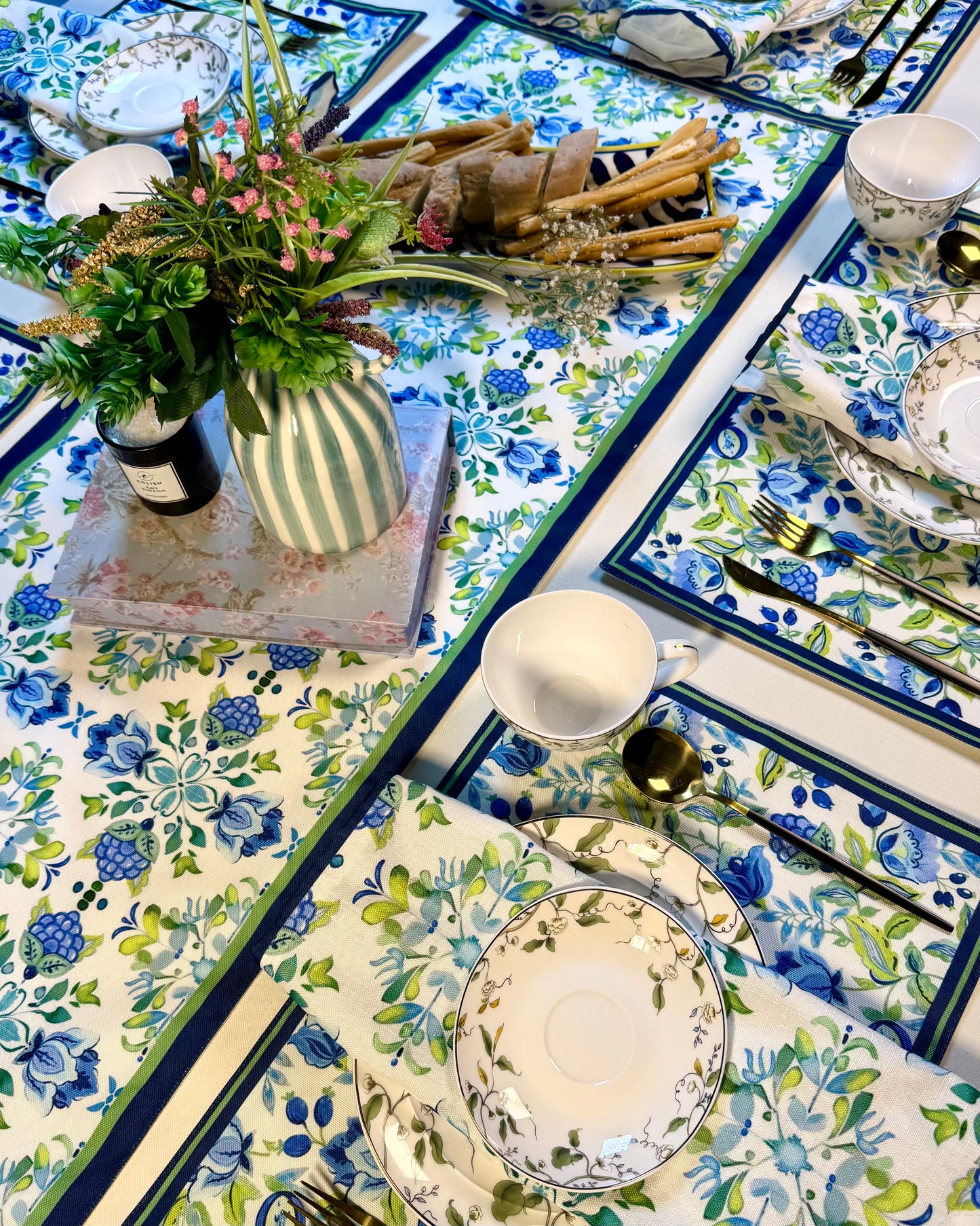 Table Set - Bloom