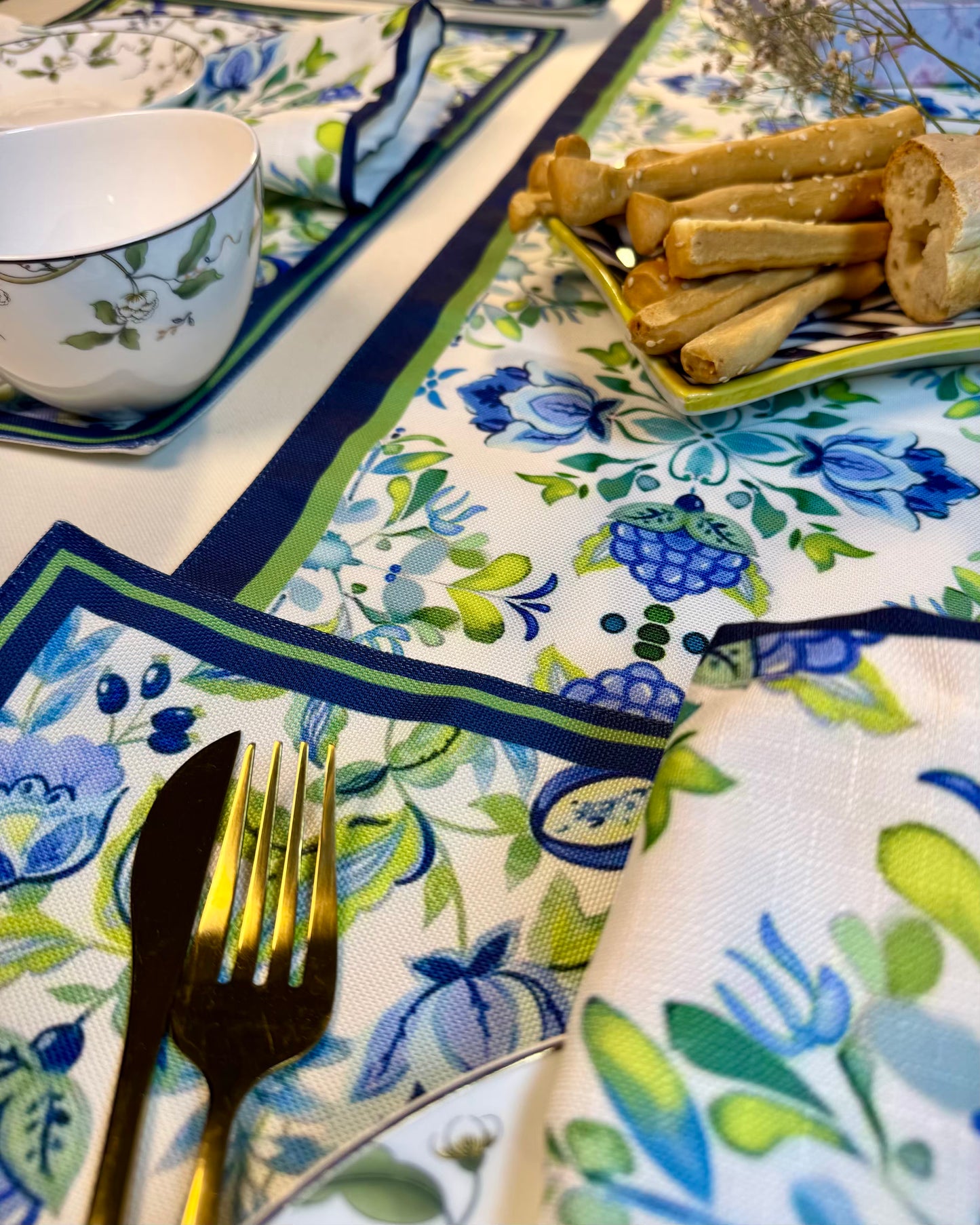 Table Set - Bloom